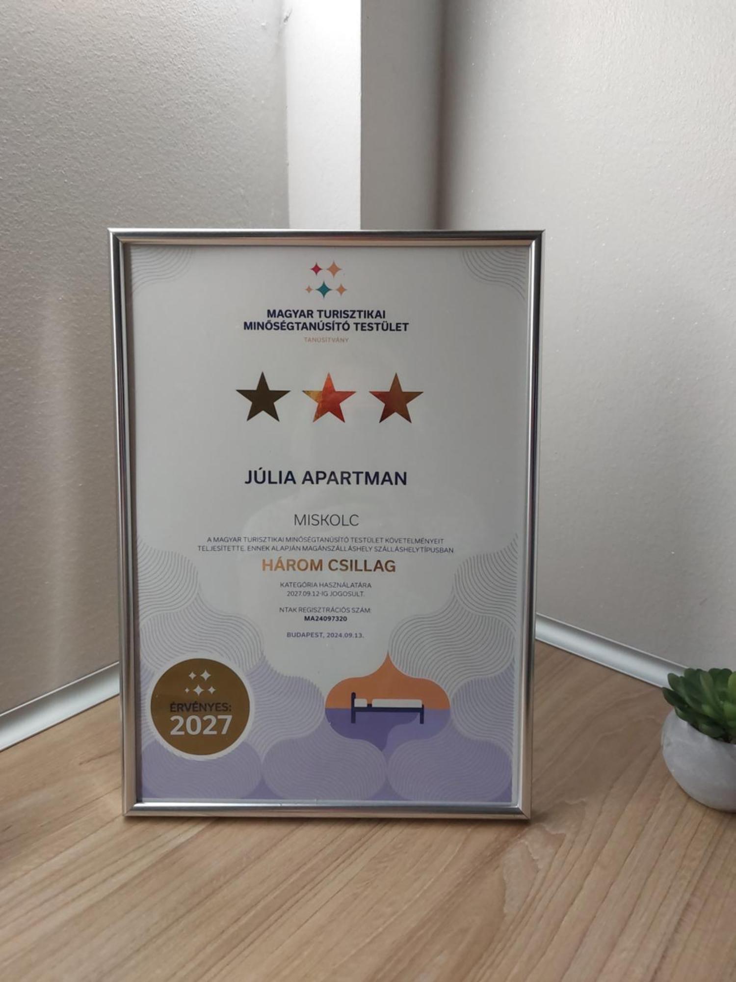 Julia Apartman Miskolc Extérieur photo